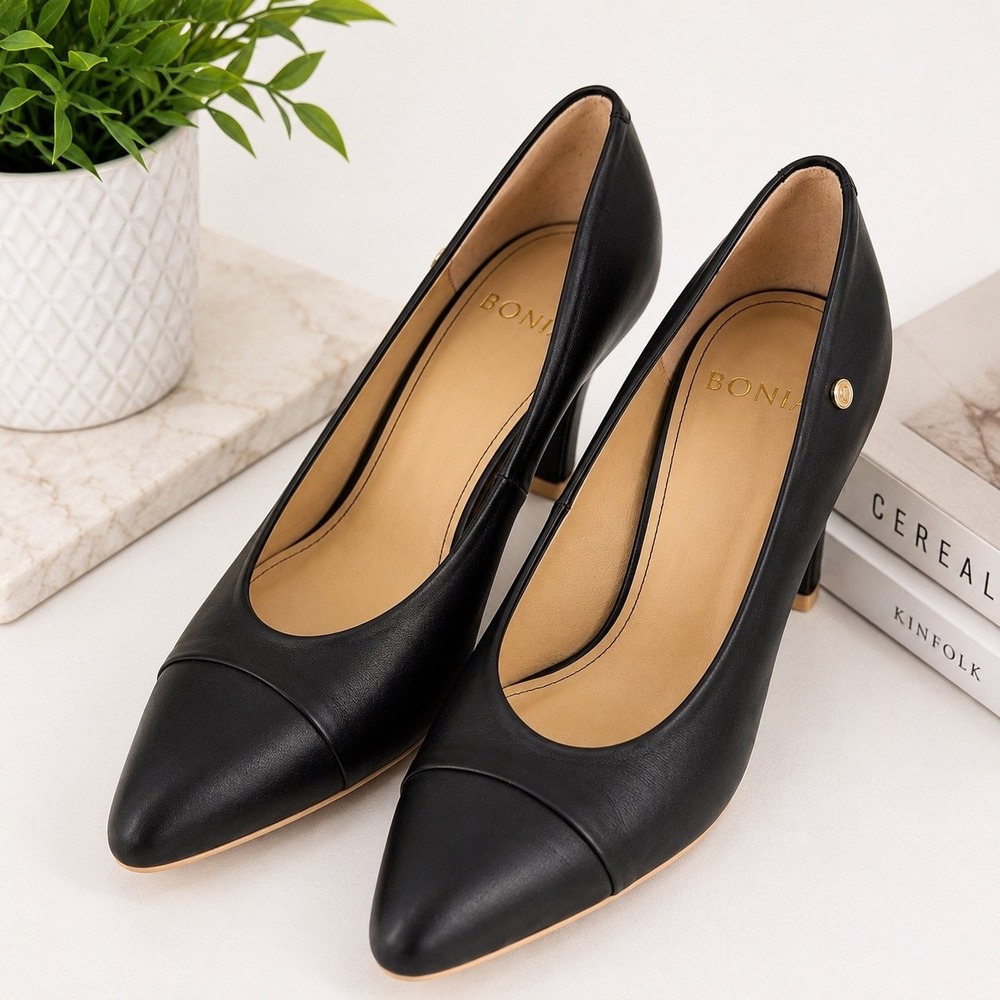 Bonia Black Black Leather Pumps EU 38 US 7.5 Pointed Toe Career Work Heels